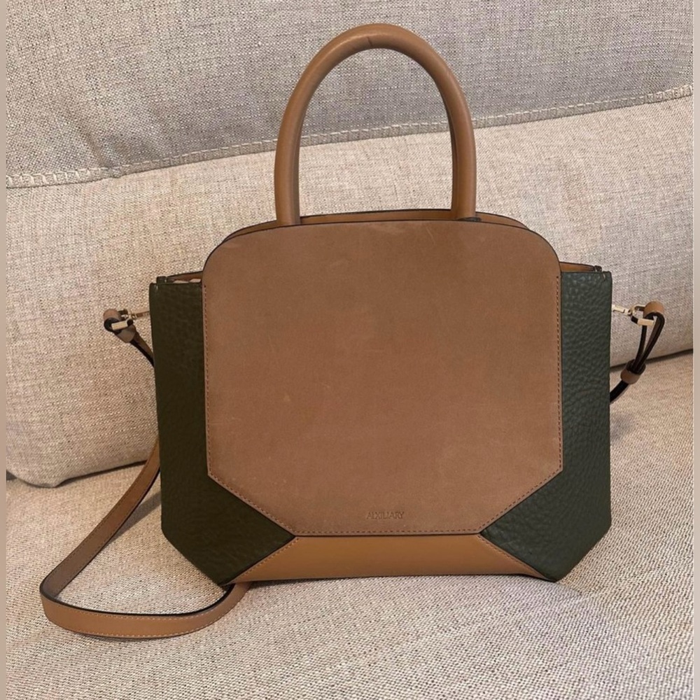 💫ARITIZIA💫 Auxiliary Bega Bag